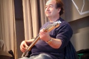 Adriano am E-Bass