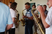 Einstimmen der 31 "Oldie-Saxer" - 2